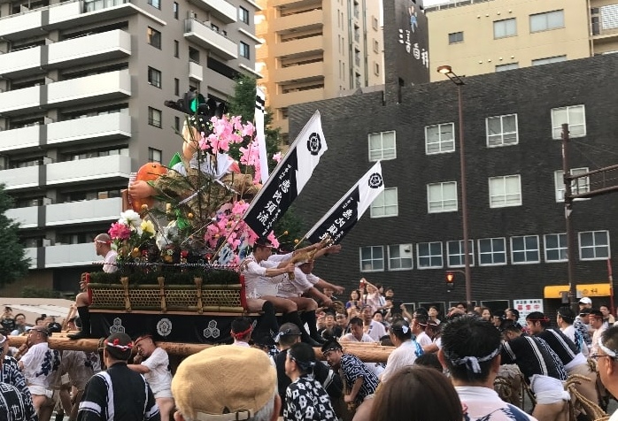 昭和通りの追い山