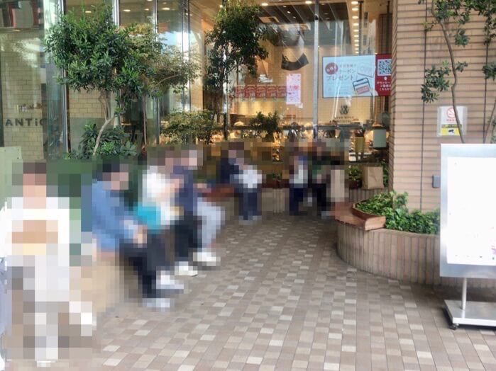 KITTE博多の休憩スペース